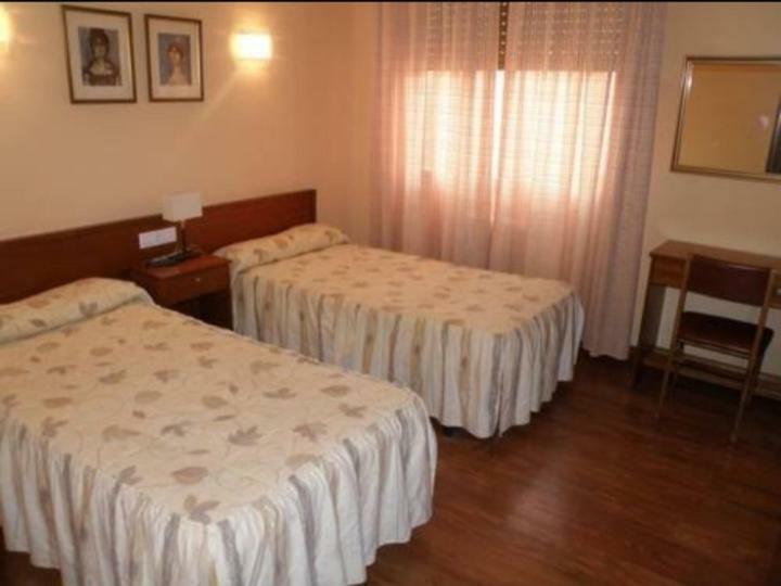 לוס ארקוס Hostal Ezequiel מראה חיצוני תמונה